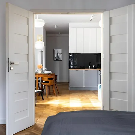 Apartament Near River - 58m2, Balcony, Metro - By Rentujemy *